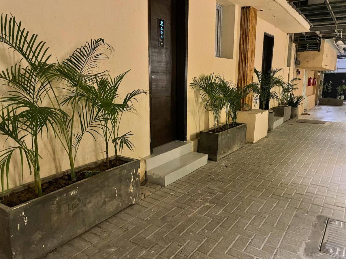 Hamsun Shahrah-E-Faisal Hotel Karachi Exterior photo