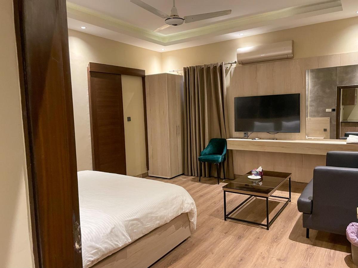Hamsun Shahrah-E-Faisal Hotel Karachi Exterior photo
