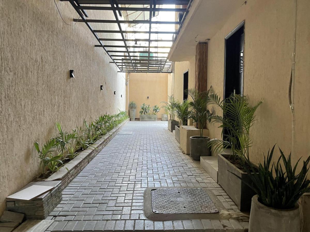 Hamsun Shahrah-E-Faisal Hotel Karachi Exterior photo
