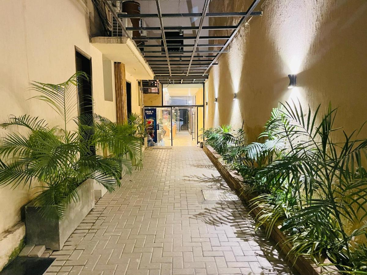 Hamsun Shahrah-E-Faisal Hotel Karachi Exterior photo
