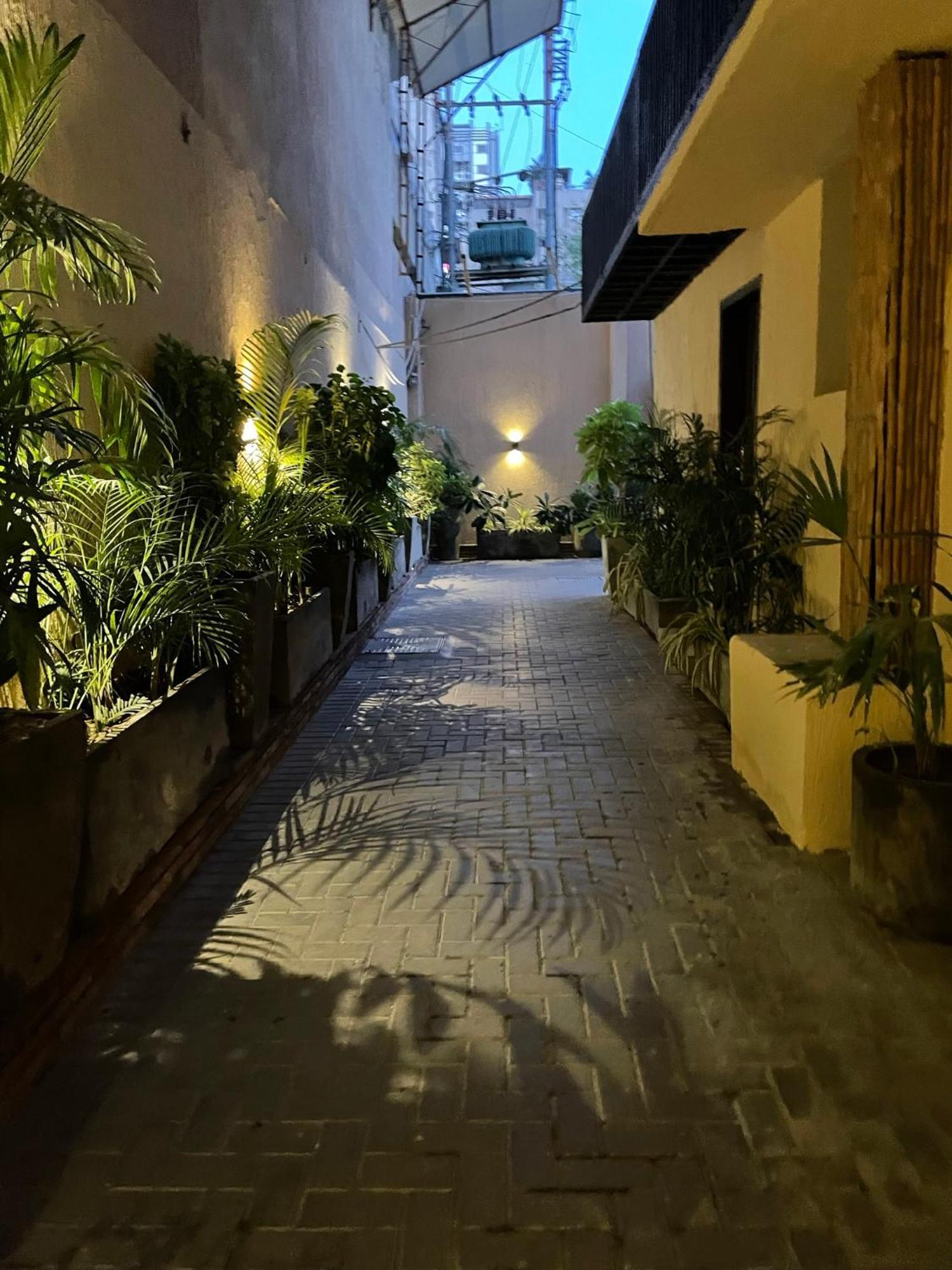 Hamsun Shahrah-E-Faisal Hotel Karachi Exterior photo