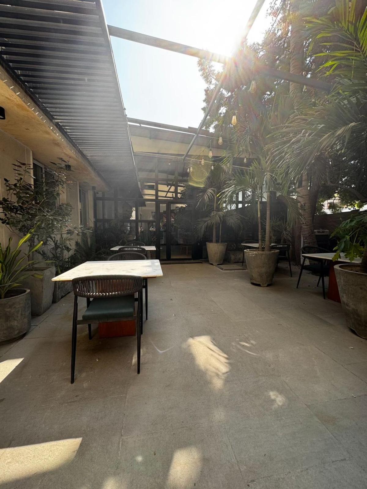 Hamsun Shahrah-E-Faisal Hotel Karachi Exterior photo