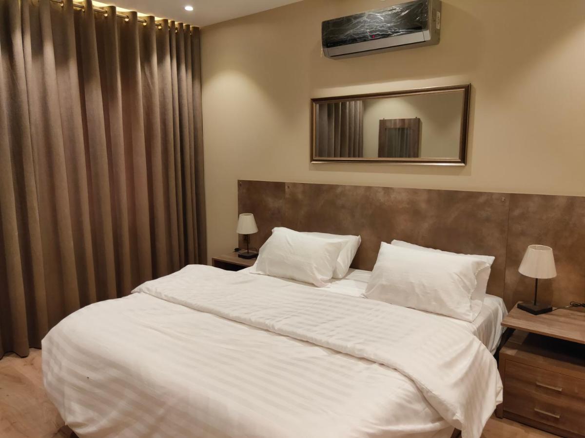 Hamsun Shahrah-E-Faisal Hotel Karachi Exterior photo